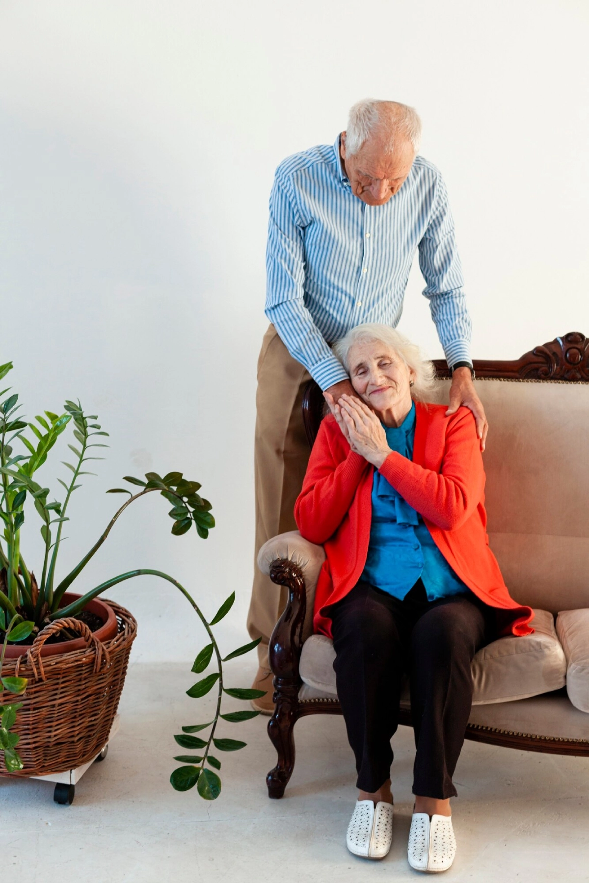 portrait-senior-man-woman-together